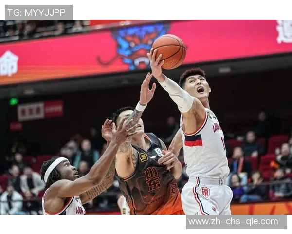 CBA焦点对决广州队迎战广东队全力争胜展现篮球魅力